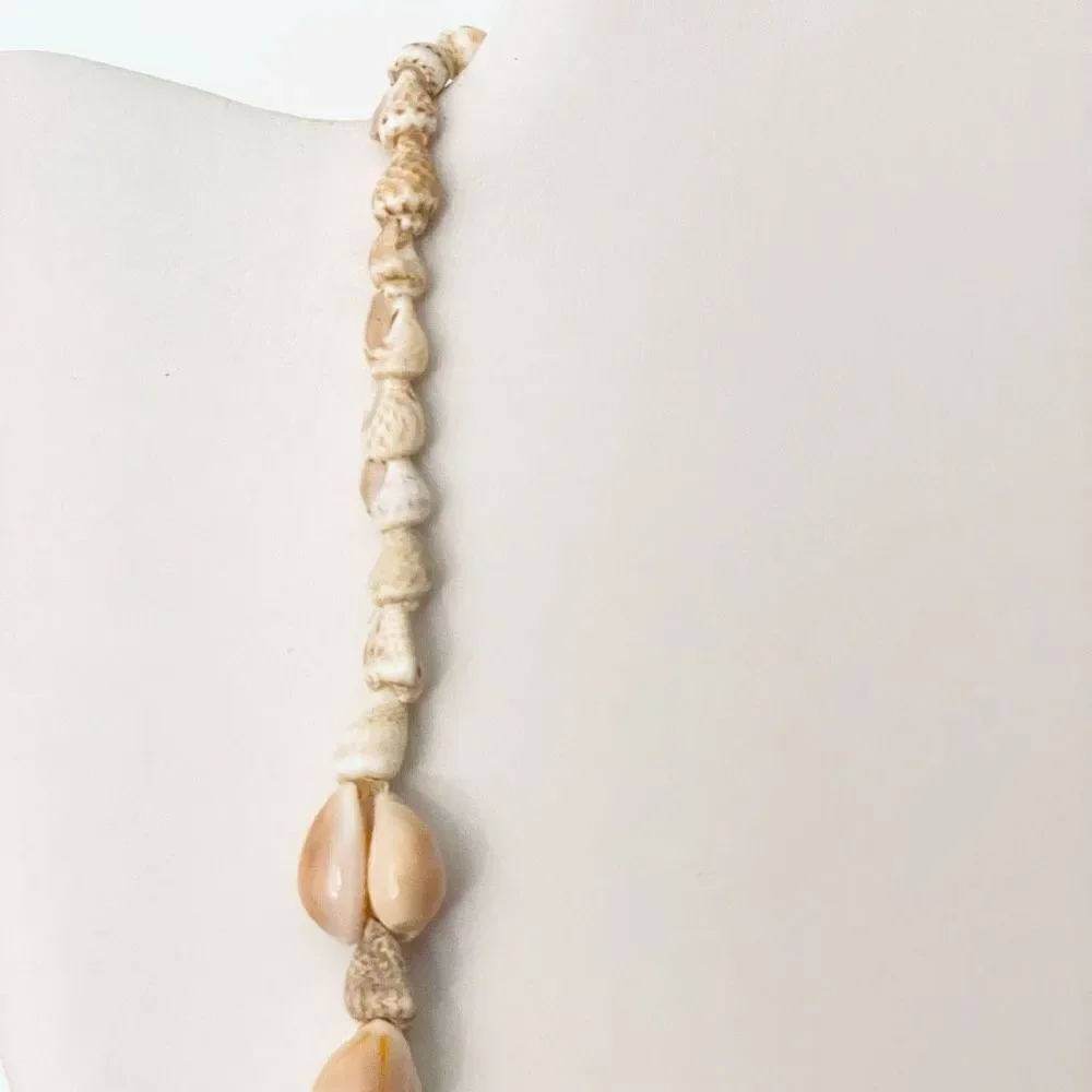 Vintage Gorgeous Ivory white Natural Seashell Sea Shell 17” Drop Long Necklace